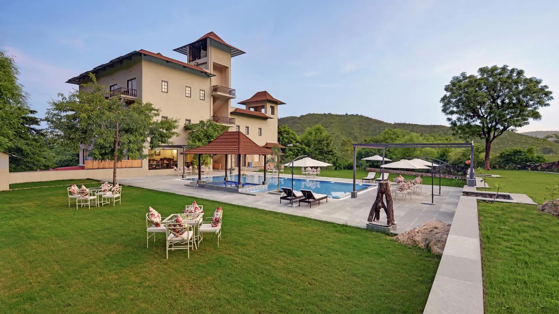 The Hunting Lodge - Luxury Resort In Udaipur