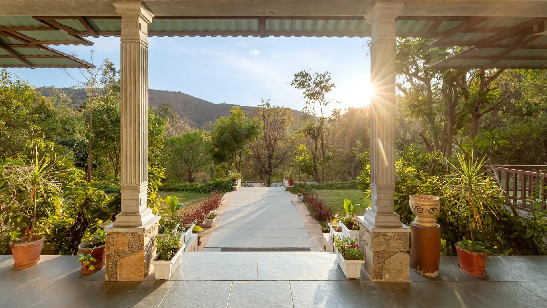 The Hunting Lodge - Luxury Resort In Udaipur Hotel