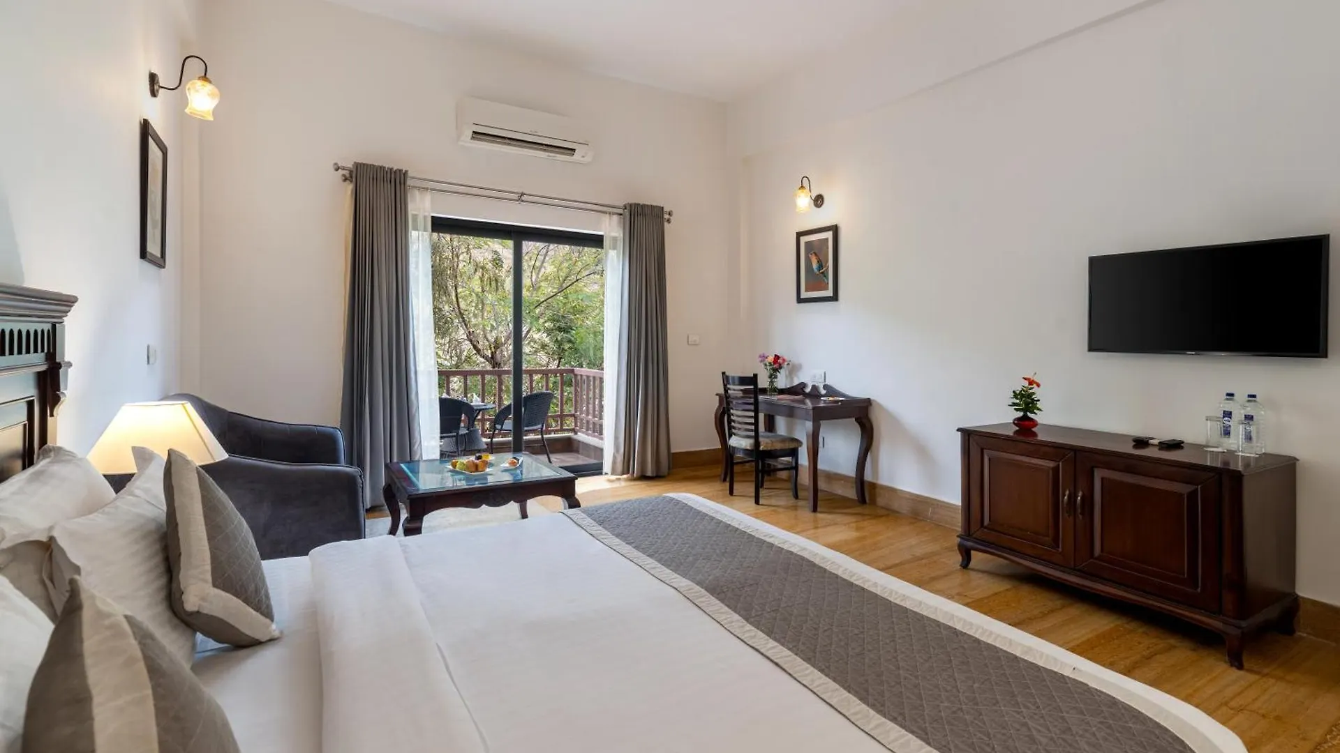 Hotel The Hunting Lodge - Luxury Resort In Udaipur