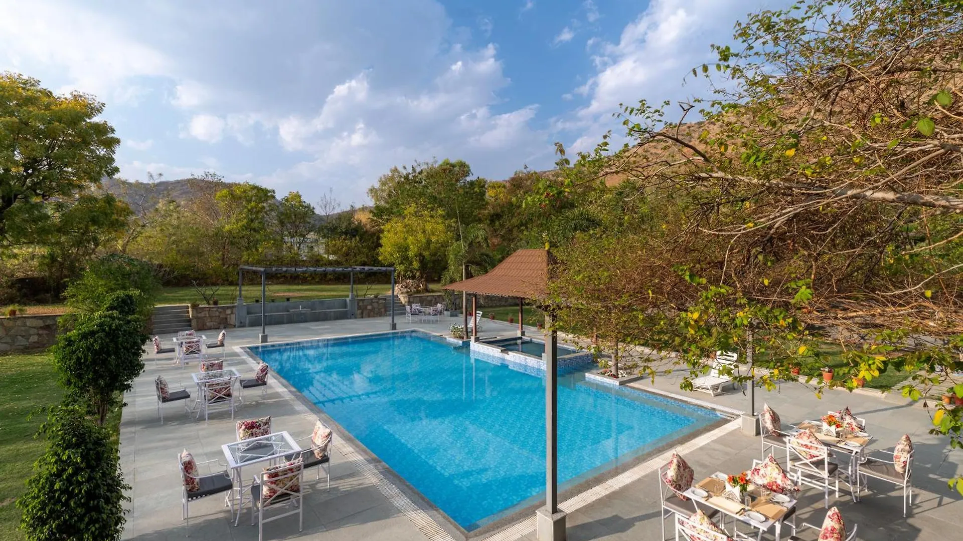 The Hunting Lodge - Luxury Resort In Udaipur