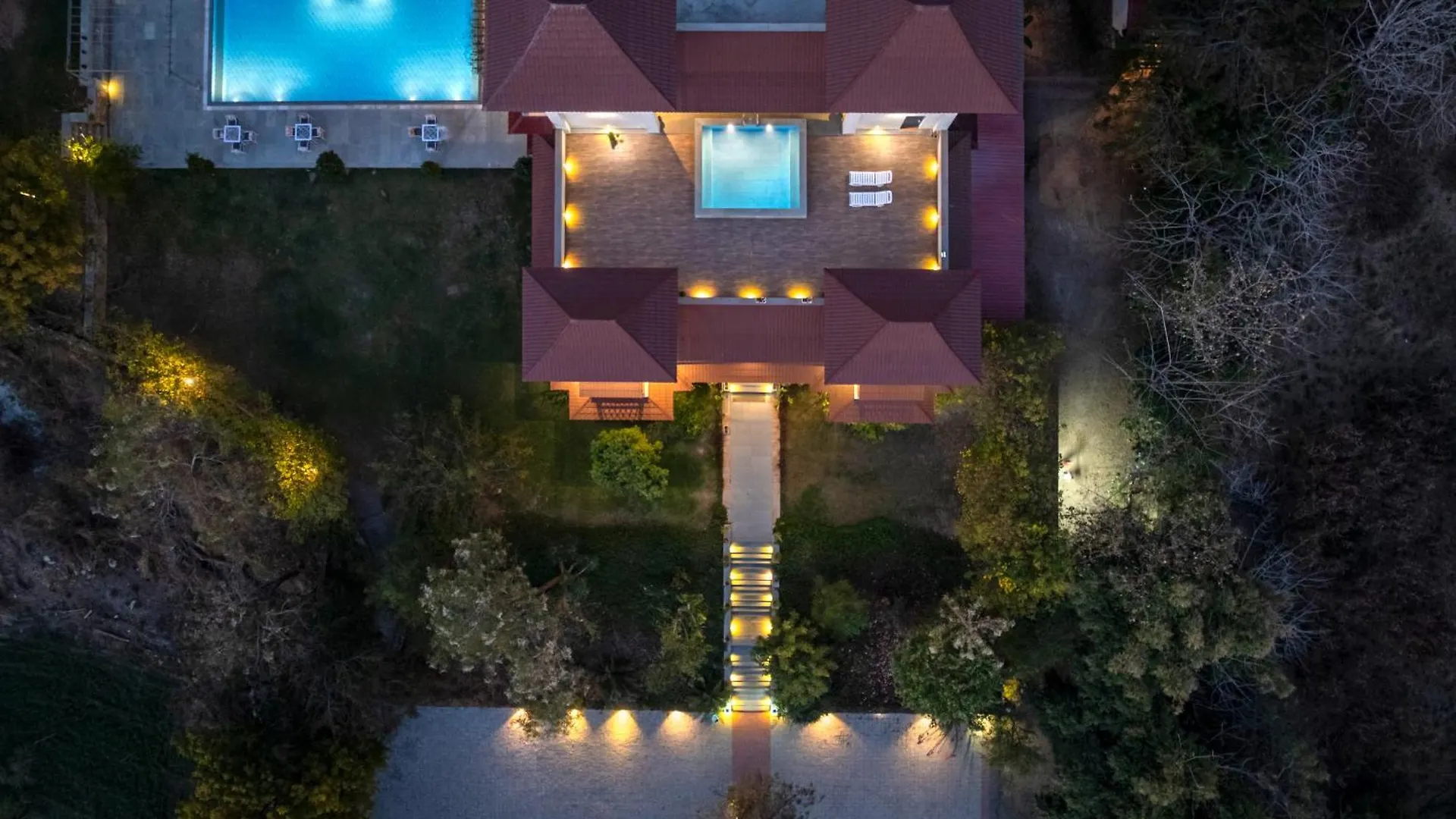 Hotel The Hunting Lodge - Luxury Resort In Udaipur India