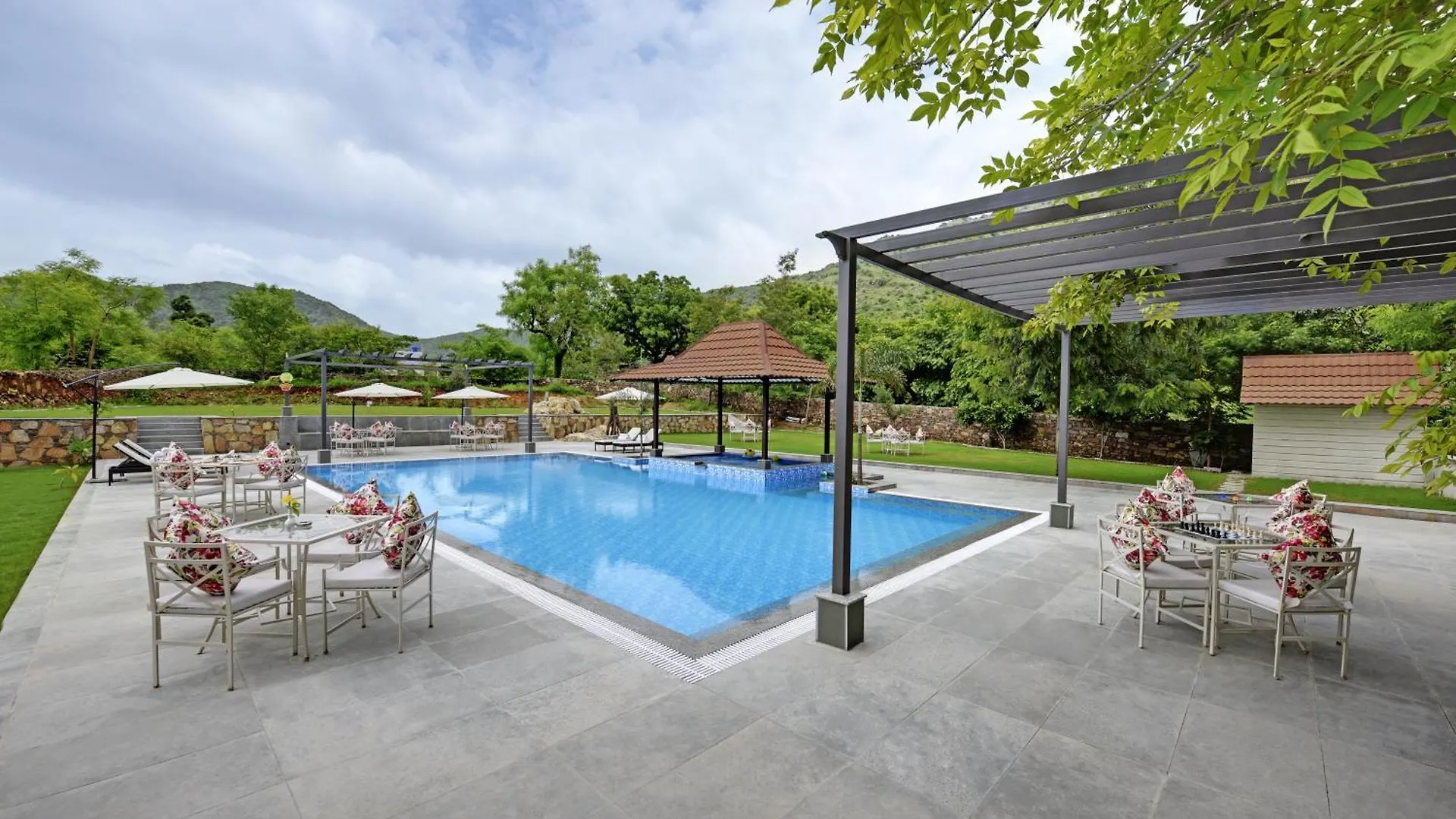 The Hunting Lodge - Luxury Resort In Удайпур