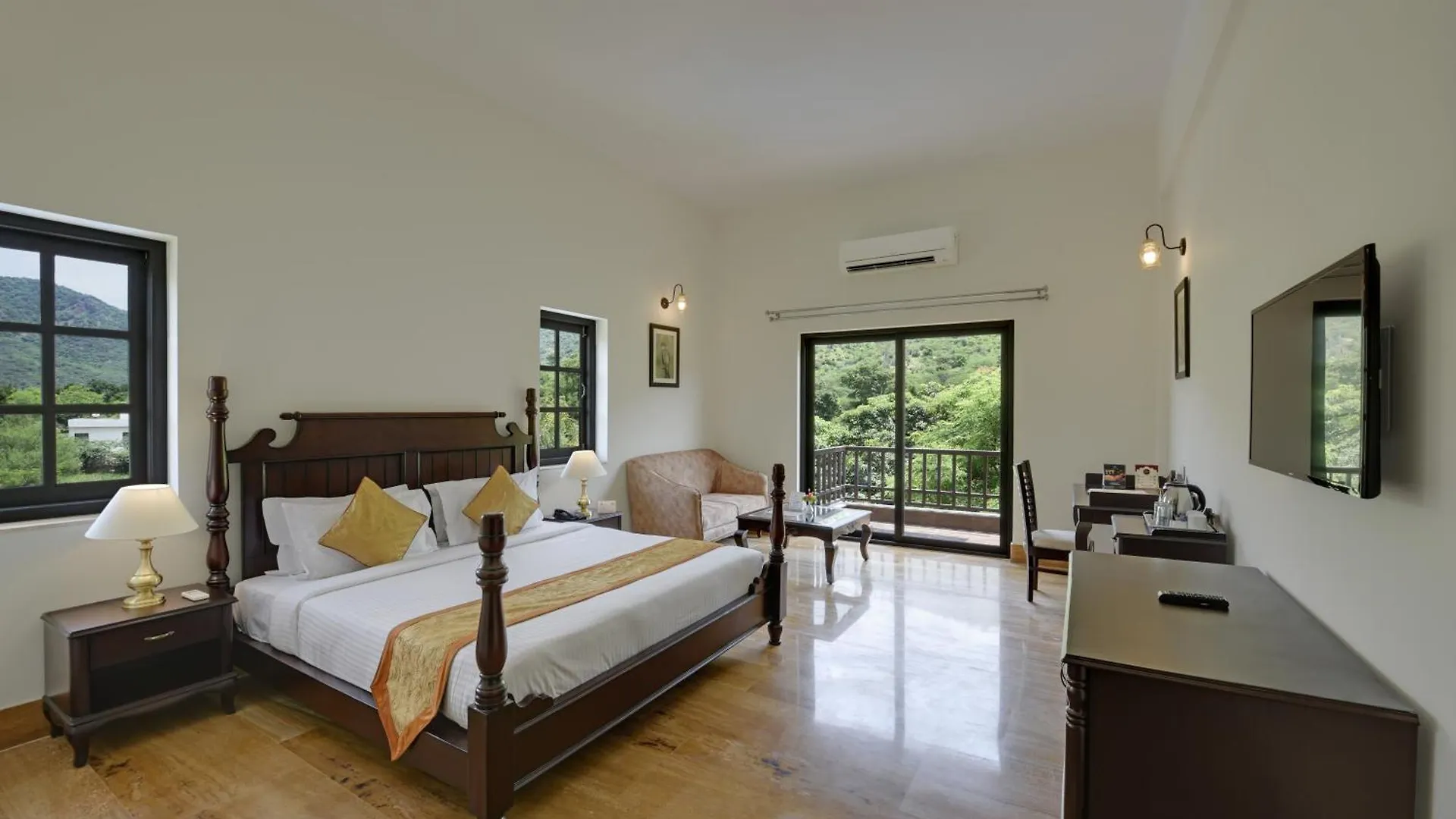 Отель The Hunting Lodge - Luxury Resort In Удайпур
